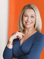 Outi Mäenpää nude